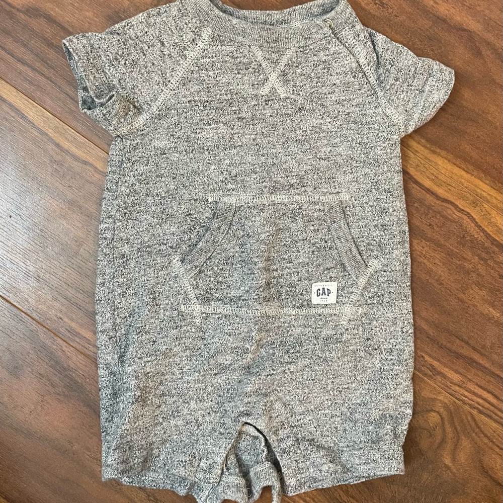 Baby Gap Marled Shorty One piece 6-12 months